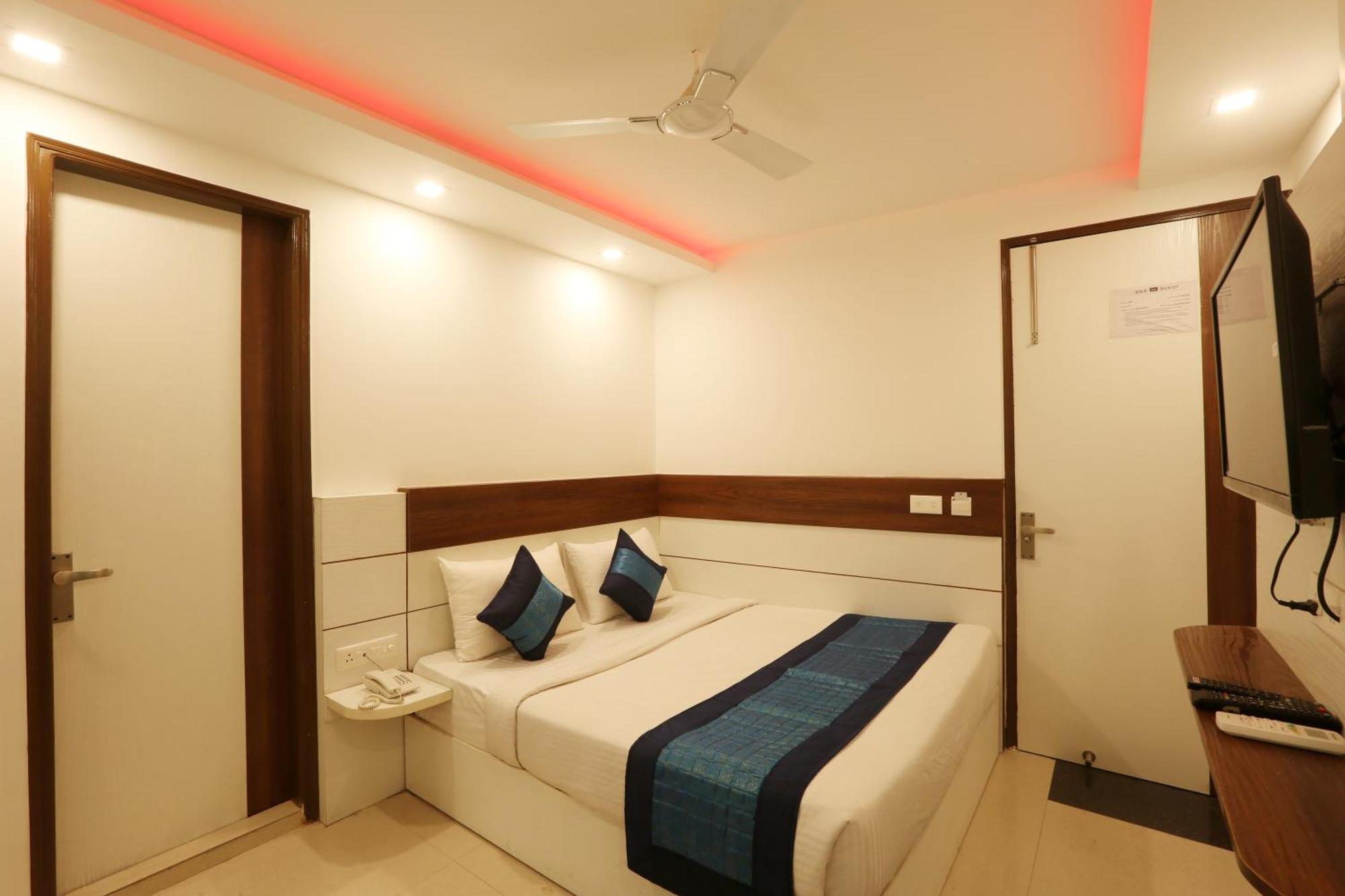 Airport Hotel Mayank Residency Nova Deli Exterior foto